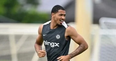 تشيلسي يبدأ تجديد عقد ليفي كولويل