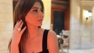 يارا نعوم تخطف الأنظار بإطلالة كاجوال أنيقة