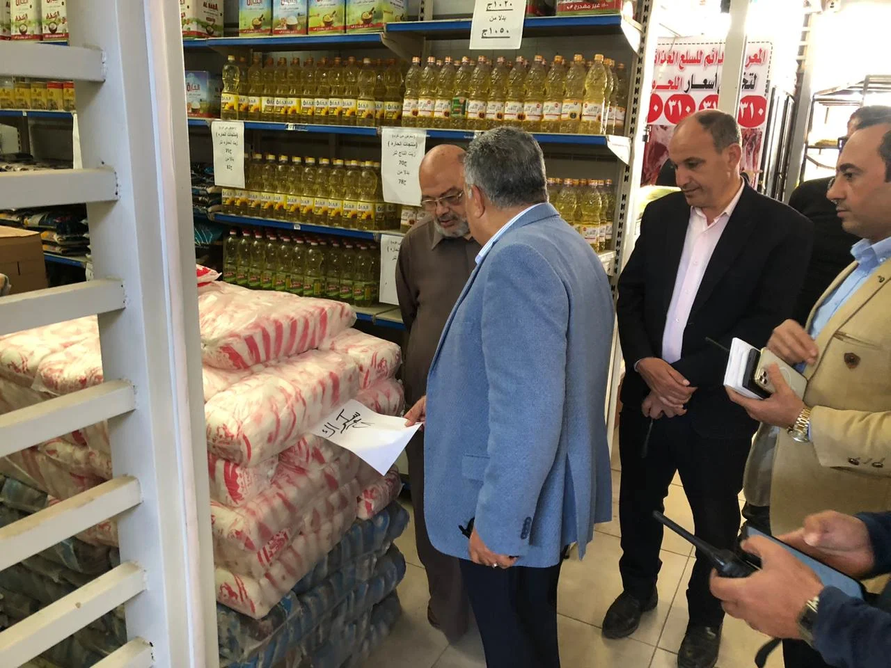 جولة تفقدية لمحافظ الدقهلية في معرض السلع الغذائية