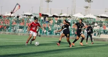 صراع لقب دوري الكرة النسائية يشتعل قبل استئناف المباريات