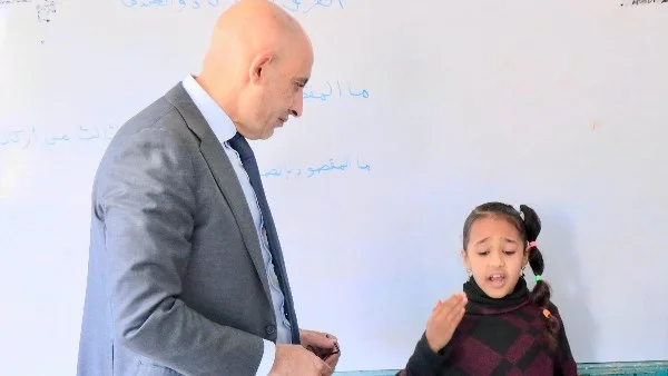 وزير التعليم يشيد بأداء طالبة في مدرسة الشرقية
