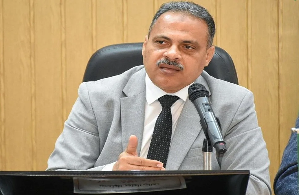 قرار بمحافظة الشرقية بإحالة 17 موظفًا للتحقيق