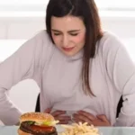 أطعمة تفسد سريعًا خارج الثلاجة تهدد صحتك