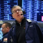 ارتفاع طفيف في وول ستريت بعد تمديد وقف إطلاق النار