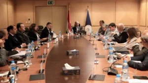 وزير السياحة يناقش تطوير السياحة النيلية