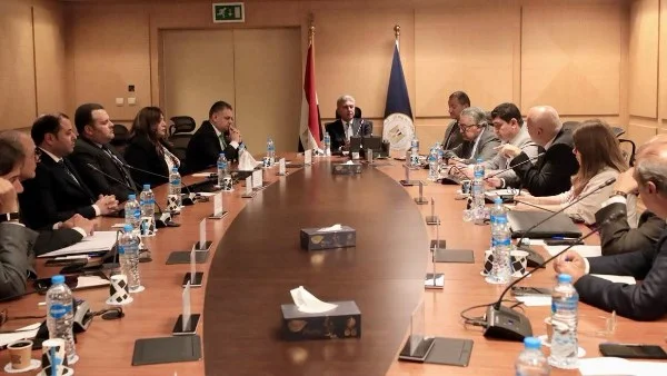 وزير السياحة يناقش تطوير السياحة النيلية