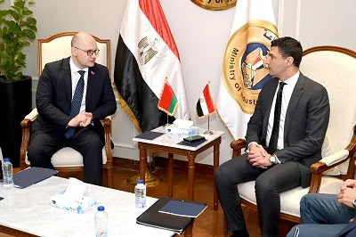 تعزيز التعاون الاقتصادي بين بيلاروسيا ومصر