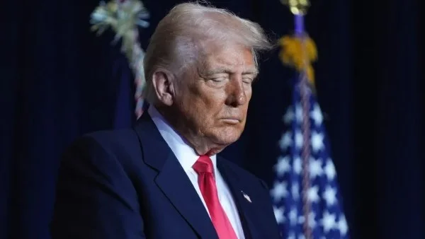 ترامب يأمر البحرية الأمريكية بضرب قوارب الألغام بمضيق هرمز