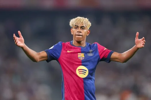 برشلونة يعلن غياب لامين يامال حتى نهاية الموسم