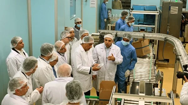 مدبولي يؤكد أهمية قطاع الدواء والمستلزمات الطبية