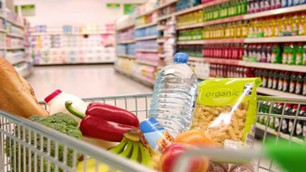 خطة حكومية لضبط الأسواق وتأمين السلع الأساسية