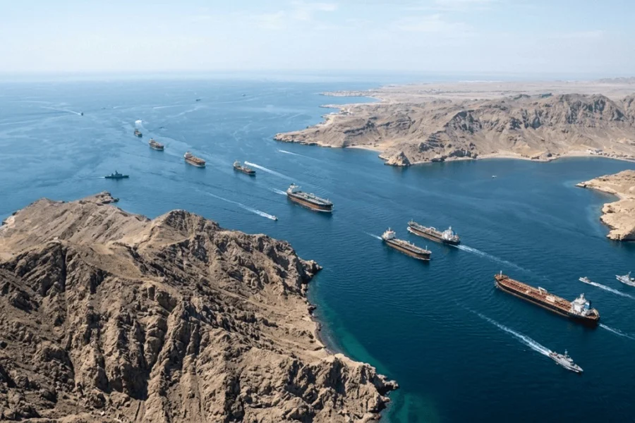إيران: الولايات المتحدة ليست لديها شجاعة الاقتراب من مضيق هرمز