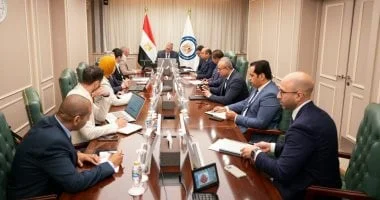 وزير البترول يبحث تسريع تنفيذ مجمع الصناعات الفوسفاتية