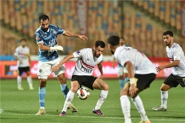 مواجهة الزمالك وبيراميدز: تعادل خطر في صراع الدوري