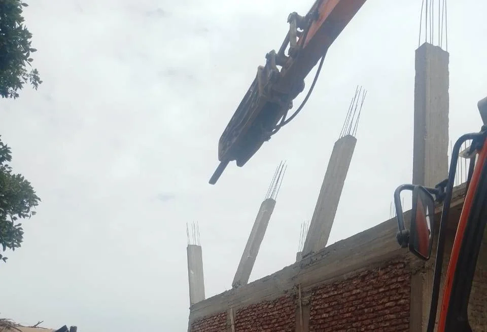 حملات إزالة البناء المخالف في أحياء الإسكندرية