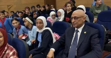 محافظ شمال سيناء يحتفل بذكرى تحرير سيناء مع الأطفال