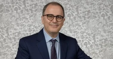 إعادة تعيين أحمد دلّال رئيساً للجامعة الأمريكية بالقاهرة