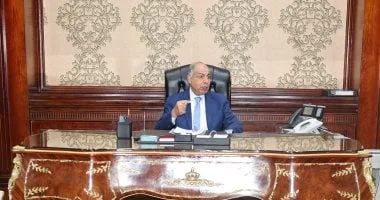 محافظ المنيا يعلن منح تصاريح مؤقتة للمحال التجارية