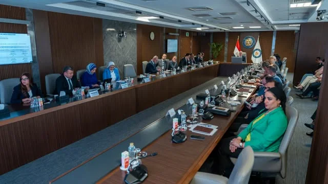 خطة خمسية لتطوير قطاع البترول المصري