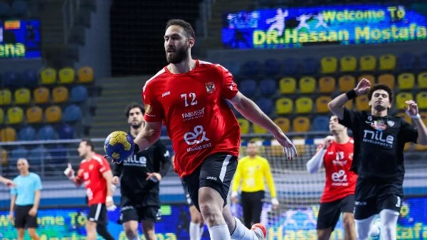 الأهلي يتوج بلقب دوري المحترفين لكرة اليد بعد الفوز على الزمالك