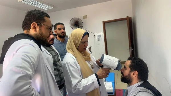 قافلة طب بنات الأزهر بدمياط تكشف على 700 حالة مجانية