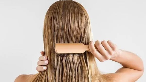 كيفية العناية بفروة الرأس للحصول على شعر صحي