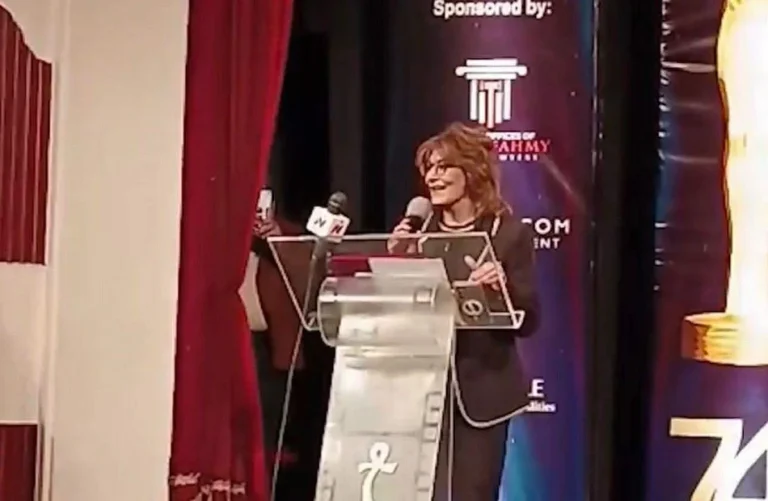 سماح أنور تحتفل بتكريمها في مهرجان المركز الكاثوليكي 74