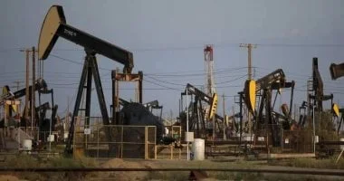 التطورات العالمية في السياسة والاقتصاد