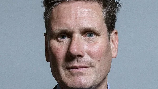 ستارمر يدعو لجعل الهدنة في الشرق الأوسط دائمة