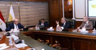 تعزيز التواصل بين وزارة الطيران والسلطة التشريعية