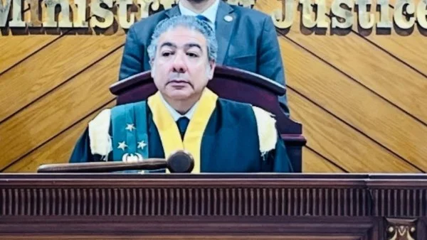 محاكمة المتهم بقتل طليقته أمام طفله يوم الأحد