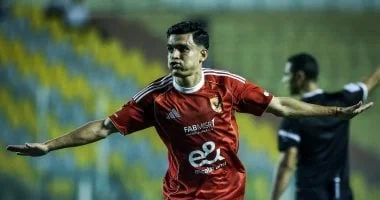 بن شرقي يتألق في مباراة الأهلي والزمالك
