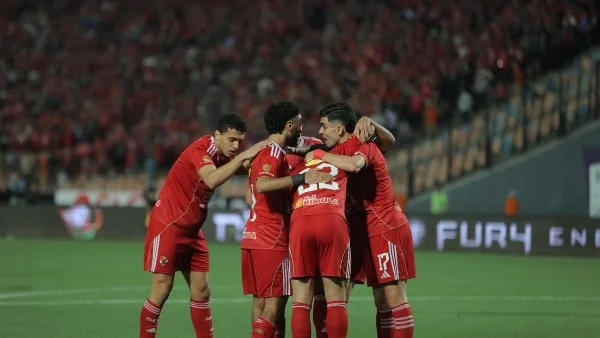 الأهلي يتفوق على الزمالك بثلاثية ويشتعل سباق الدوري