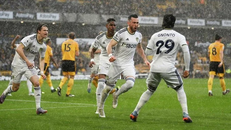 ليدز يونايتد يحقق فوزاً مهماً على بيرنلي 3-1