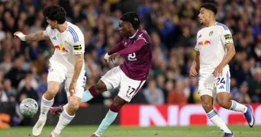 ليدز يونايتد يسحق بيرنلي بثلاثية في الدوري الإنجليزي