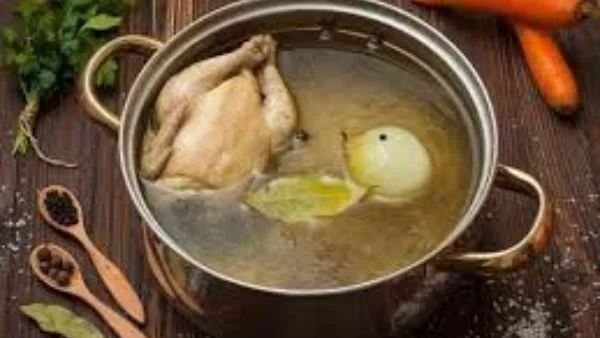 الطريقة الصحيحة لسلق الفراخ للحصول على طعم شهي