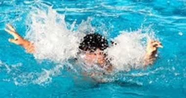 مصرع طفل غرقًا بحمام سباحة غير مرخص في الوراق