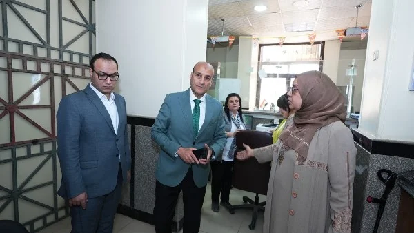 محافظ أسيوط يتفقد جاهزية مكتب التصديقات والتوثيق