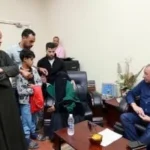 زيارة محمود الخطيب لمشجع الأهلي عبد الله عربي