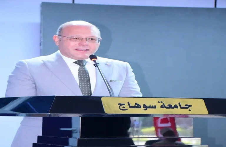 مكافأة 2500 جنيه للكوادر بجامعة سوهاج