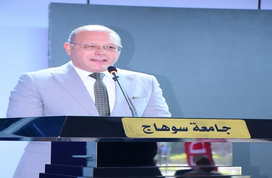 مكافأة 2500 جنيه للكوادر بجامعة سوهاج