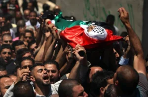 استشهاد فلسطيني وإصابة أربعة بنيران إسرائيلية في نابلس