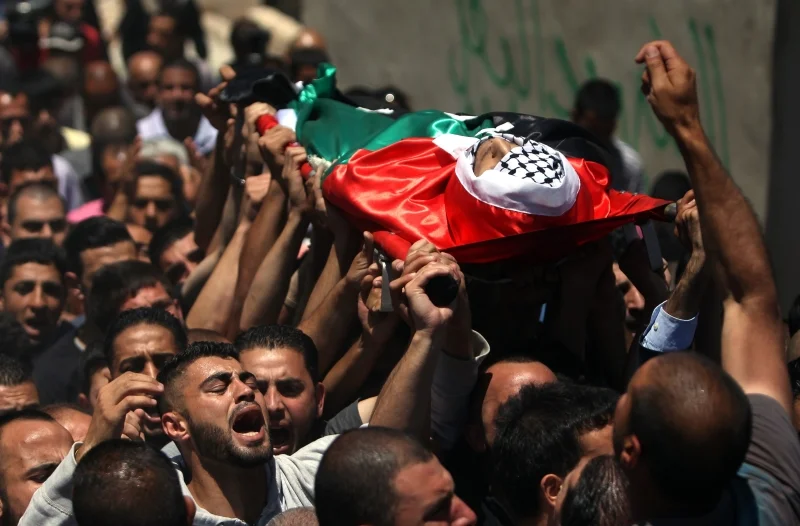 استشهاد فلسطيني وإصابة أربعة بنيران إسرائيلية في نابلس