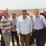 محافظ القليوبية يتفقد إنشاء سور لحماية الأراضي