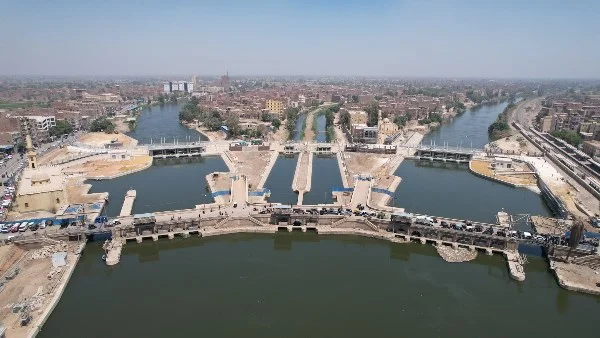 متابعة مشروع قناطر ديروط الجديدة وتأهيل منظومة الري