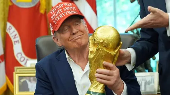 ترامب يؤيد مشاركة إيران في كأس العالم