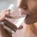 التسمم المائي: مخاطر الإفراط في شرب الماء