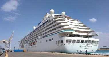 استقبال ميناء السخنة لسفينة (CRYSTAL SERENITY) بحمولة 1100 فرد