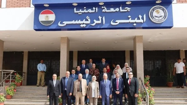 رئيس جامعة المنيا يستقبل فرق مراجعة جودة التعليم