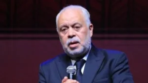 التحقيقات مع أشرف زكي في قضية السب والقذف